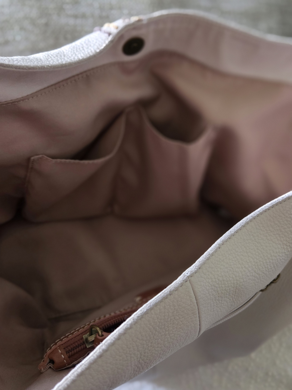 Los Feliz Large Tote - Leather - Stone Neutral Seminyak - Picture 5 of 9